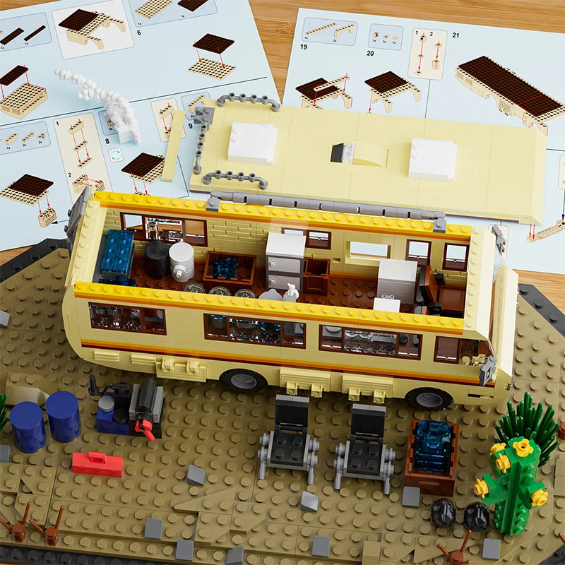 Breaking Bad RV Adventure Camper Bus Car Model with minifigs Building Blocks *Lego compatible*